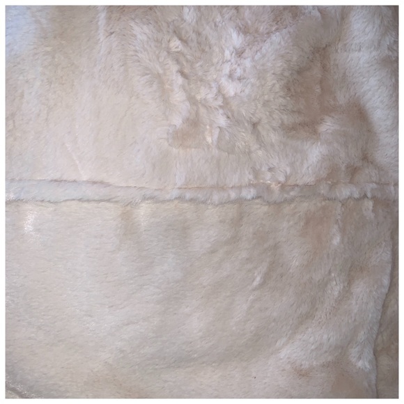 The ELORA Teddy Bear Soft Microfiber Vest - Picture 7 of 8